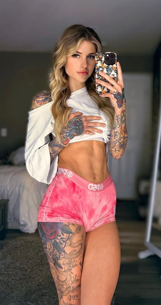 A title belt would look real nice wouldn't it? Hopefully I'll have one soon enough