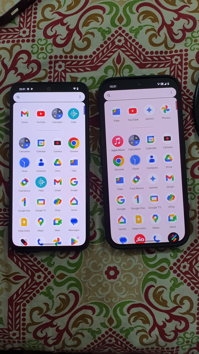 bahubalireturns's tweet photo. For some odd reason, the screen of #CMF1 seems whiter (cooler) than the #nothing2a 

Has anyone else noticed it?? 

But kudos to #nothing for making such a nice phone at this price.. no bloatware.. so snappy.. 

Waiting for the camera update to speak about the cameras though https://t.co/V4NWnHjqZ2