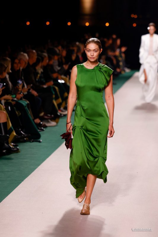 ๐๐ฒtt๐ ๐๐บ๐บ๐ด๐ฒ๐จ แดฟแดพ tweet media