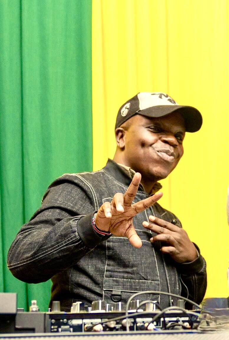 Let’s talk music, link up &amp; log on to <a href="/GhettoRadio895/">Ghetto Radio</a> coz <a href="/CharraDeejay/">Deejay Charra</a> is on #JAHMROCKDOBA in a  Lovers mood 
<a href="/LindaOmolo/">LindaDehLupirahWololo</a> 
<a href="/MaggyNduvi/">@Maggy Nduvi (Jah Lady)💚💛❤️</a> 
<a href="/Ruthmueni254/">Ruth Mueni(Tala finest)</a> 
<a href="/jojomackenzie2/">_JOJO..H.E.R😁💋😷🍻🍷💫</a> 
<a href="/sherydoris/">Doris Sherie</a> 
<a href="/AngelMariam14/">Angel Mariam</a> 
<a href="/Aliluyo4/">Ali luyo</a> 
<a href="/MpesaYahKangemi/">𝕄𝕡𝕖𝕤𝕒 𝕐𝕒𝕙 𝕂𝕒𝕟𝕘𝕖𝕞𝕚 💵🤑ℝ𝕠𝕦𝕥𝕖23🔞</a> 
<a href="/FayahMama/">Fayah Mummah Afrika(Mama Alele) ST2 💕</a>