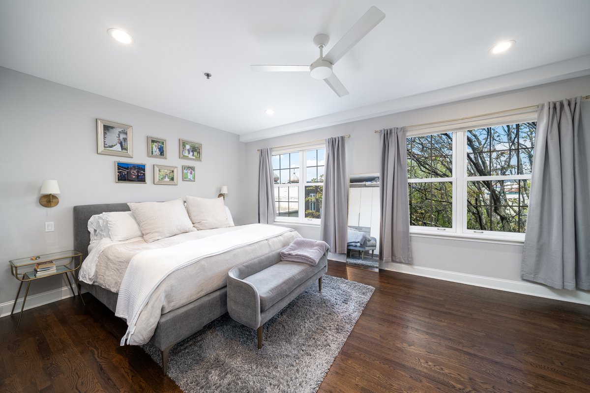 AgentMikeCheck's tweet image. 📷Another Luxury Listing SOLD By MC Luxury Living/Michael Check📷
📷101 Park Ave. #PHN, Hoboken, NJ📷
3BR | 2.5Bth | 2182 Sq. Ft.
📷 Huge Congratulations!!! I’m beyond thrilled for you both on the purchase of one of the nicest properties in Hoboken!