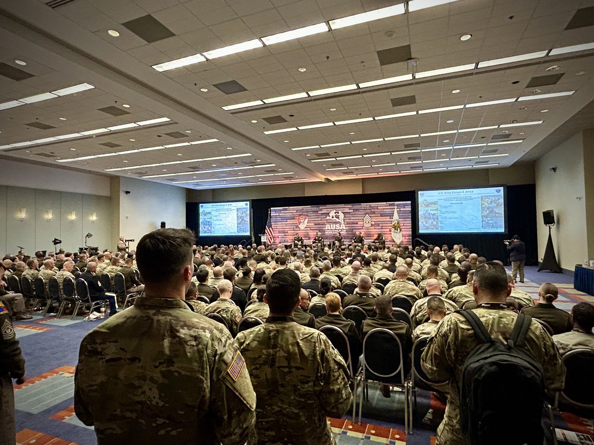 USArmyEURAF's tweet image. #USAREUR-AF Command Sgt. Maj. Jeremiah Inman was one of the headline speakers at the @USArmySMA Professional Development Forum “Theater Army” where he spoke on the outstanding work of @USArmy NCOs and @NATO partner forces a across the theater.