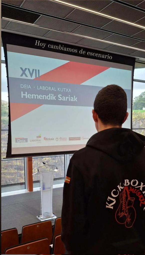 Hoy nos toca recibir un precio 🫶🏻💪🏻🔴🥊 #eskerrikasko  #HemendikSariak <a href="/deia_eus/">DEIA</a> <a href="/LABORALkutxa/">LABORAL Kutxa</a>  #kickboxing <a href="/Bizkaia/">Bizkaiko Foru Aldundia/Diputación Foral de Bizkaia</a> #Muskiz