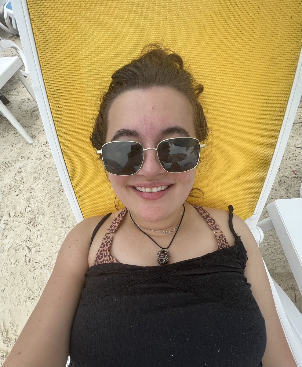 erinmaygard's tweet photo. Living the good life floating around in the ocean for a living🫶🌊🌅🐠 https://t.co/6tloIJgipk