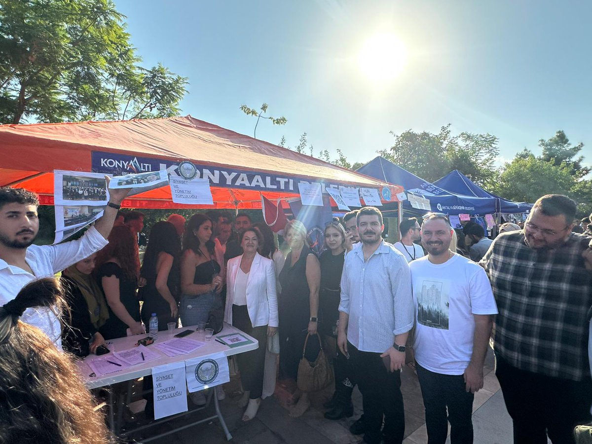 Akdeniz Üniversitesi topluluk tanıtım günlerinde üniversiteli gençlerle bir araya geldik.