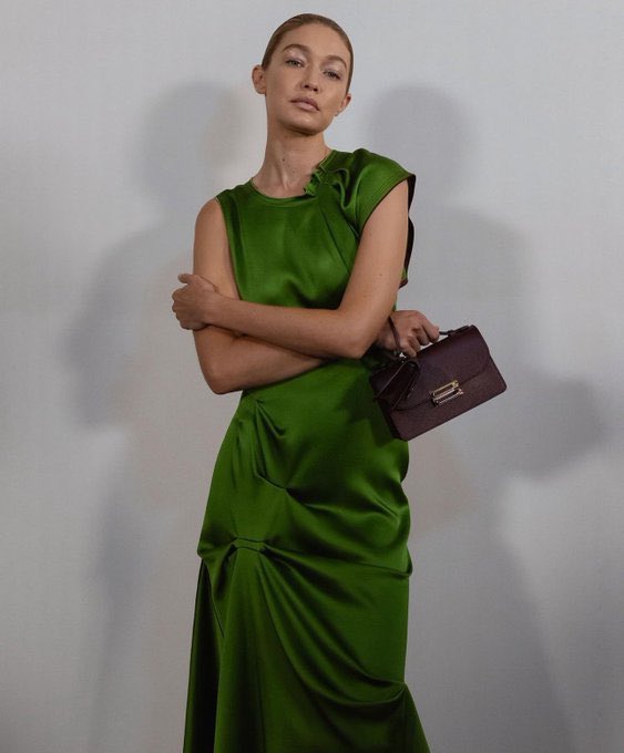 © 𝗣𝗼𝗽 𝗙𝗮𝘀𝗵𝗶𝗼𝗻 (#PopFashionRP)
#FashionWeekRP › Event › #VictoriaBeckhamRP

𝗩𝗮𝗹𝗲𝗿𝗶𝗮 𝗠𝗲𝗻𝗱𝗲𝘀 𝗪𝗼𝗹𝗳𝗳 (<a href="/valmwlff/">val (off)</a>) look to <a href="/VBeckhamRP/">𝗩𝗂𝖼t𝗼𝙧𝗂𝖺 𝘉𝗲𝖼𝙠𝘩𝖺𝗺 ᴿᴾ</a> Show in #ParisFWRP <a href="/FashionWeekRP/">Fashion Weekᴿᴾ</a>