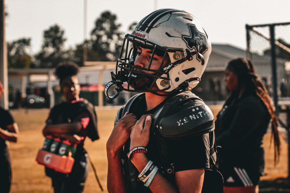 Bec_Erra's tweet photo. Dude has a dream, my job is to put him in all the best possible situations to succeed. It’s a process. When all said and done, he’ll get where he wants to be. Hard work pays off. #dreamchasersonly™️ #legacytitansfb #Safey #DB
(6 games / 4 Left)
-45 Tackles
-1 Int.
-5 PBUs
-1 FF https://t.co/B8cj6wA2gt