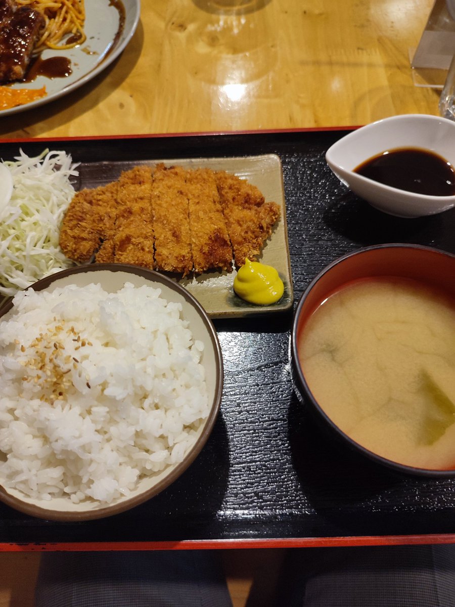 surfinthai's tweet photo. Map Ta Phut 近辺でのランチ、105バーツ。
安くてうまい。
くそしょうもない情報あげるノマドワーカーたちにはこういう情報を上げてほしい
https://t.co/tTac8ylPIU https://t.co/GEXDgXCi7q