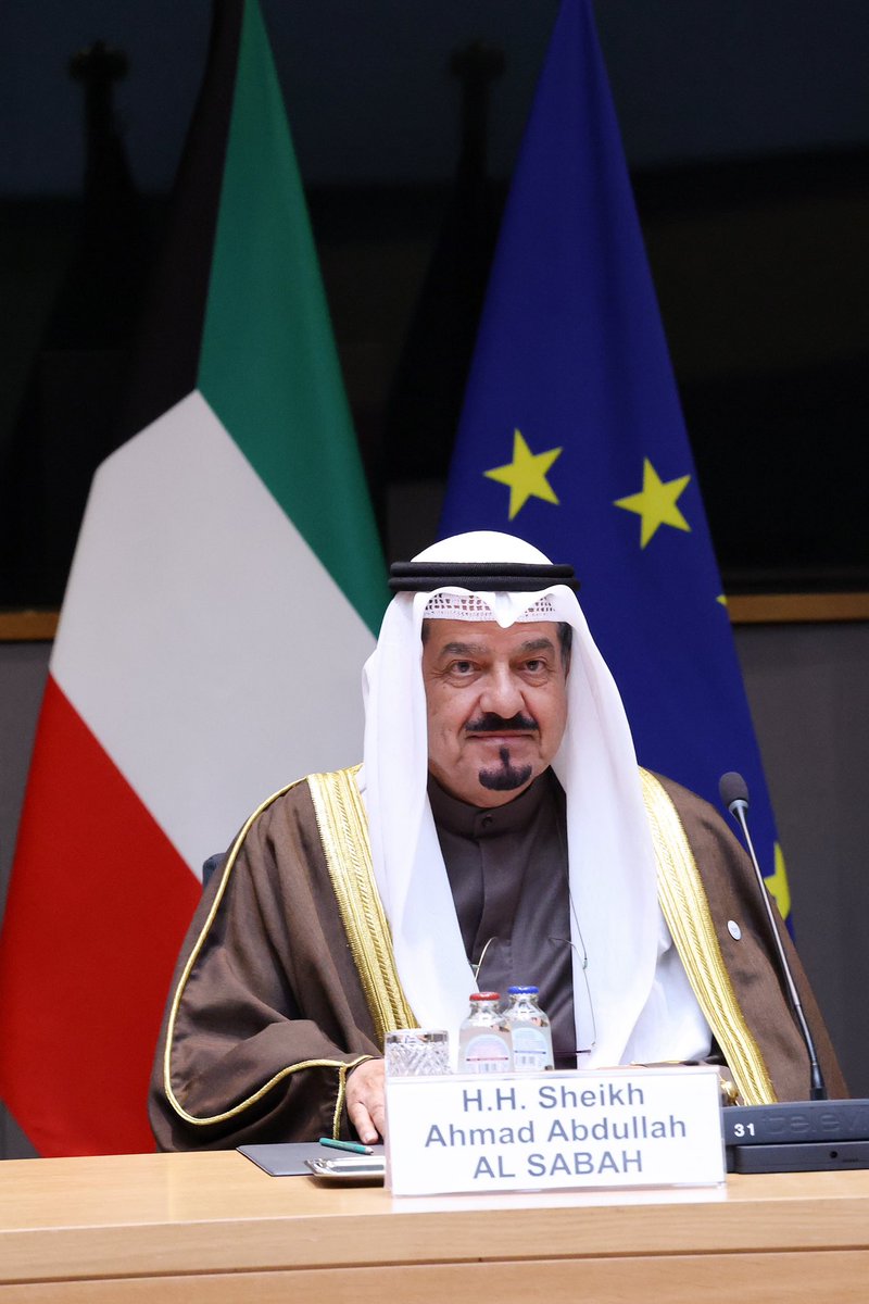 kuna_ar's tweet photo. ممثل حضرة صاحب السمو أمير البلاد الشيخ مشعل الأحمد الجابر الصباح سمو الشيخ أحمد عبدالله الأحمد الصباح رئيس مجلس الوزراء يلتقي رئيس المجلس الأوروبي شارل ميشيل على هامش القمة المشتركة الأولى بين دول مجلس التعاون والدول الأعضاء بالاتحاد الأوروبي المنعقدة في بروكسل
- سموه نقل تحيات حضرة صاحب السمو أمير البلاد وسمو ولي العهد وتأكيدهما على عمق العلاقات التي تجمع دولة الكويت والاتحاد الأوروبي ومتانتها
- سموه أكد حرص الكويت الدائم على تعزيز التعاون البناء مع الاتحاد الأوروبي ومواصلة الجهود لتطويره في المجالات كافة بما يحقق المصالح والأهداف المشتركة
#كونا #الكويت