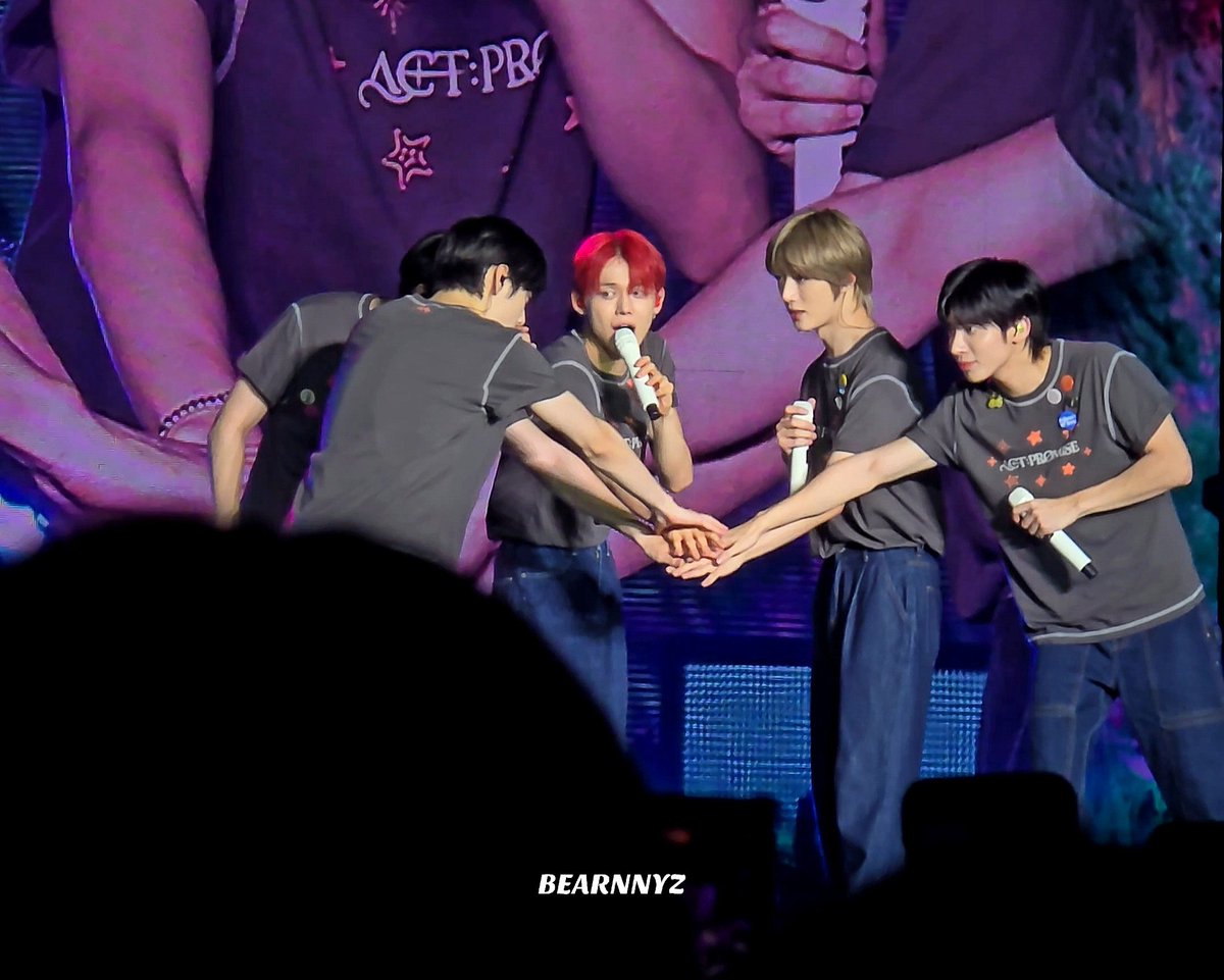 bearnnyz's tweet photo. 241006 Act: Promise in Taipei

You shine the brightest together, our tubatu 💙

#투바투 #TXT #투모로우바이투게더 https://t.co/vmQFAsHcxD