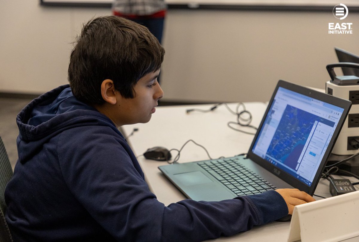 EASTinitiative's tweet image. We had a full house at EAST HQ today with two Student Training courses! Our friends from CAST led &quot;The Why of Where,&quot; covering how mapping can be used in projects while Levi Agee taught students how to create motion graphics and animation.