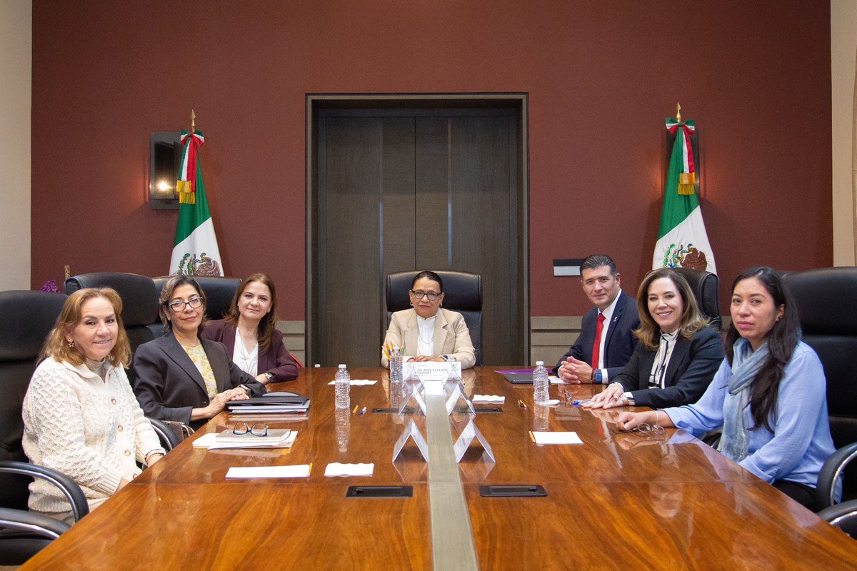 rosaicela_'s tweet photo. Por instrucción de la Presidenta @Claudiashein recibimos a integrantes del @INAImexico en la @SEGOB_mx para escuchar sus planteamientos. Les expresamos que el @GobiernoMX está abierto al diálogo, siempre privilegiando la transparencia y rendición de cuentas al pueblo de #México. 🇲🇽