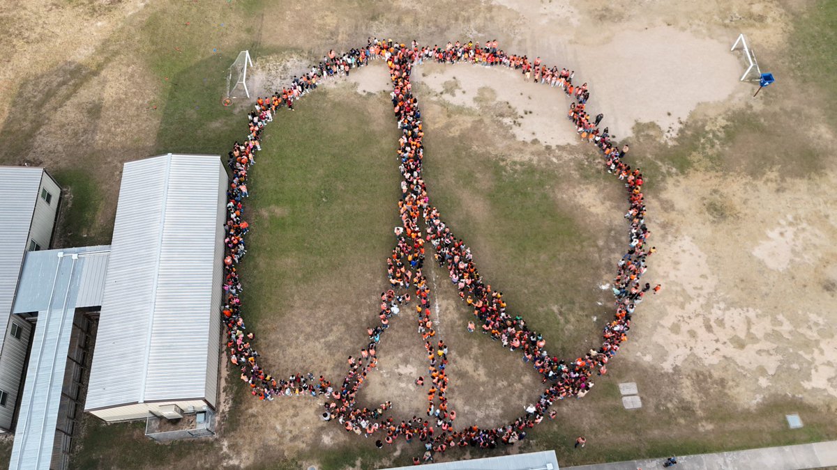 Unity day 2024 was a huge success. So thankful to work alongside these two ladies, who helped us set a world record for the most kids howling! What a fun day to be part of the Wolfpack! Big thank you to Coach Hamond at SLHS for capturing our picture with his drone!  #katyisd