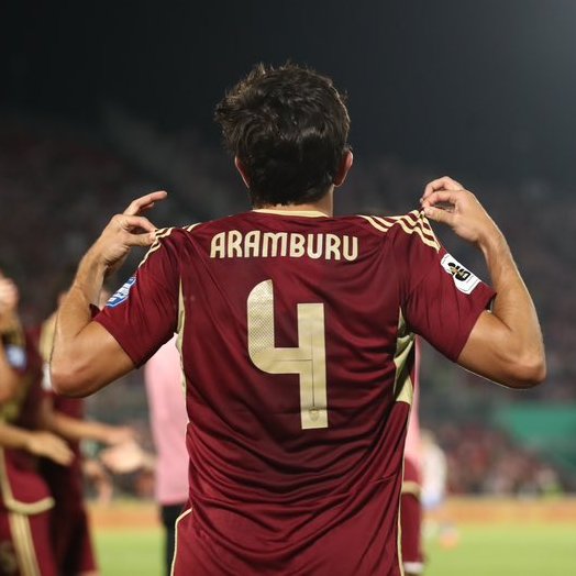 🇻🇪 Jon Aramburu: “El fútbol ha sido un poco injusto con nosotros, los partidos anteriores hemos merecido ganar y no se nos dio.

Sabemos nuestra realidad, pero ni ayer estábamos adentro ni hoy estamos eliminados. Hay que dar la cara y revertir la situación”.

🎙️ <a href="/milenagimon/">milena gimon</a>.