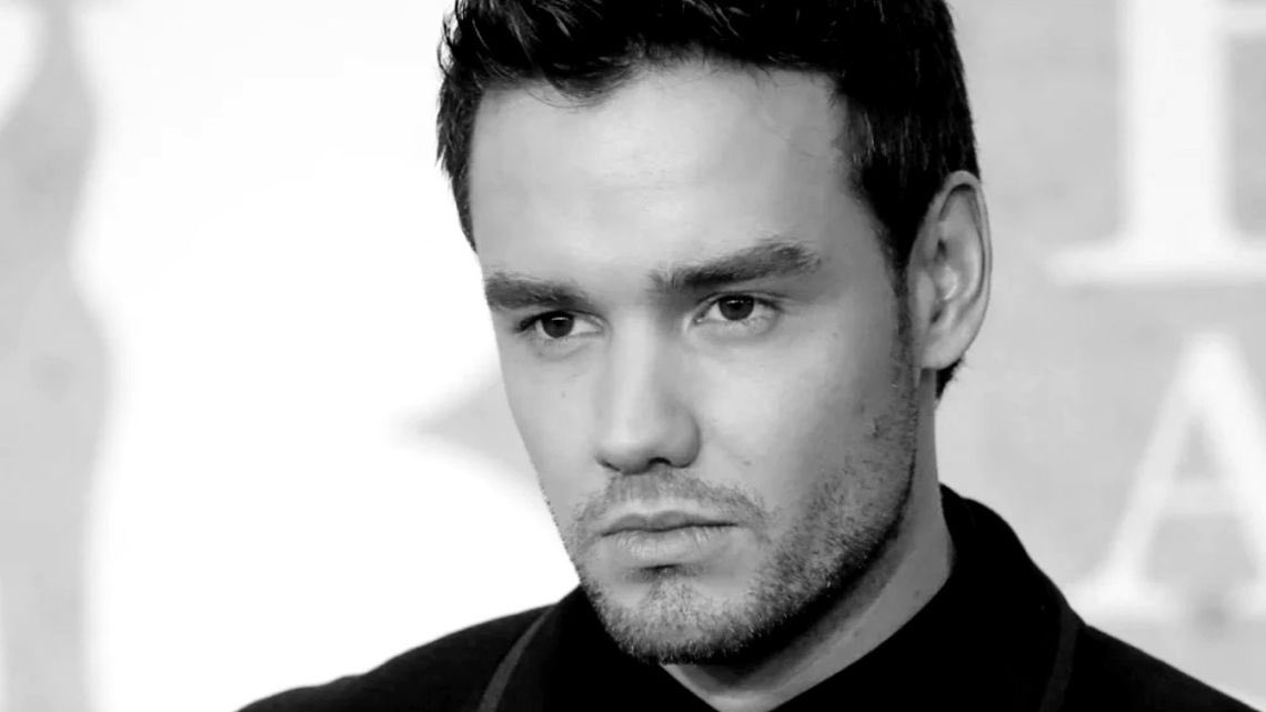 WHOTheBckstreet's tweet photo. We’re heartbroken hearing about the loss of One Direction’s Liam Payne. Sending all of love to our fellow fangirls (and boys) and all who loved him. May he rest in peace 💔 https://t.co/FAYG5nr798