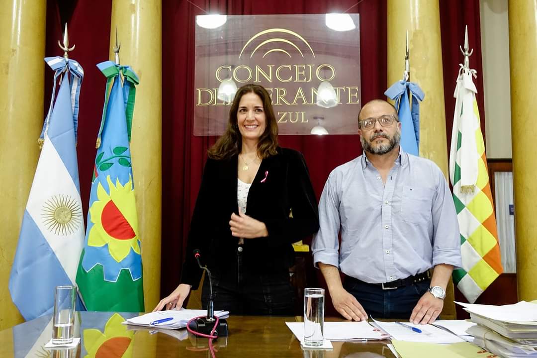 ucrazuloficial's tweet photo. El día de ayer, Pilar Álvarez asumió la Presidencia del Concejo Deliberante local, en el marco de la 16ª Sesión Ordinaria.

Agradecemos a Pilar por asumir este desafío y deseamos que tenga una gran gestión al frente del legislativo local.

Foto: Prensa Concejo Deliberate https://t.co/TBlB0yZSRj