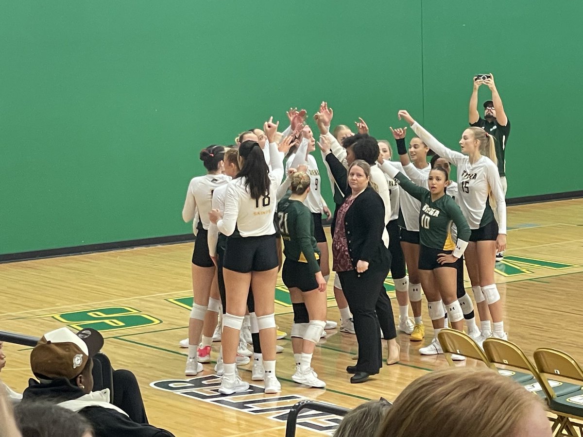 bspavolley's tweet photo. Ballston Spa Volleyball watching Siena vs UAlbany game! 🏐🤍 https://t.co/6q5tLtQM4s