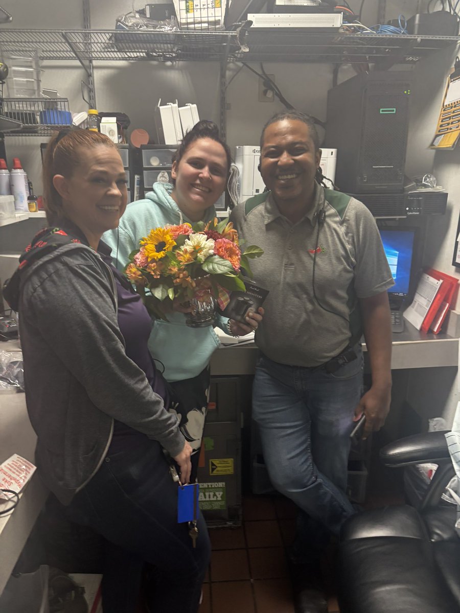 Krystina Cannata (@krysi13) on Twitter photo Team eldo has two events today! It is jacobs last bar shift before heading off to manager training and it is boss day!!! #chilislove #chilisgrow <a href="/bobthetomato_99/">Luke Wilson</a> <a href="/WordStephanie/">Stephanie Word</a> Team eldo has two events today! It is jacobs last bar shift before heading off to manager training and it is boss day!!! #chilislove #chilisgrow <a href="/bobthetomato_99/">Luke Wilson</a> <a href="/WordStephanie/">Stephanie Word</a>