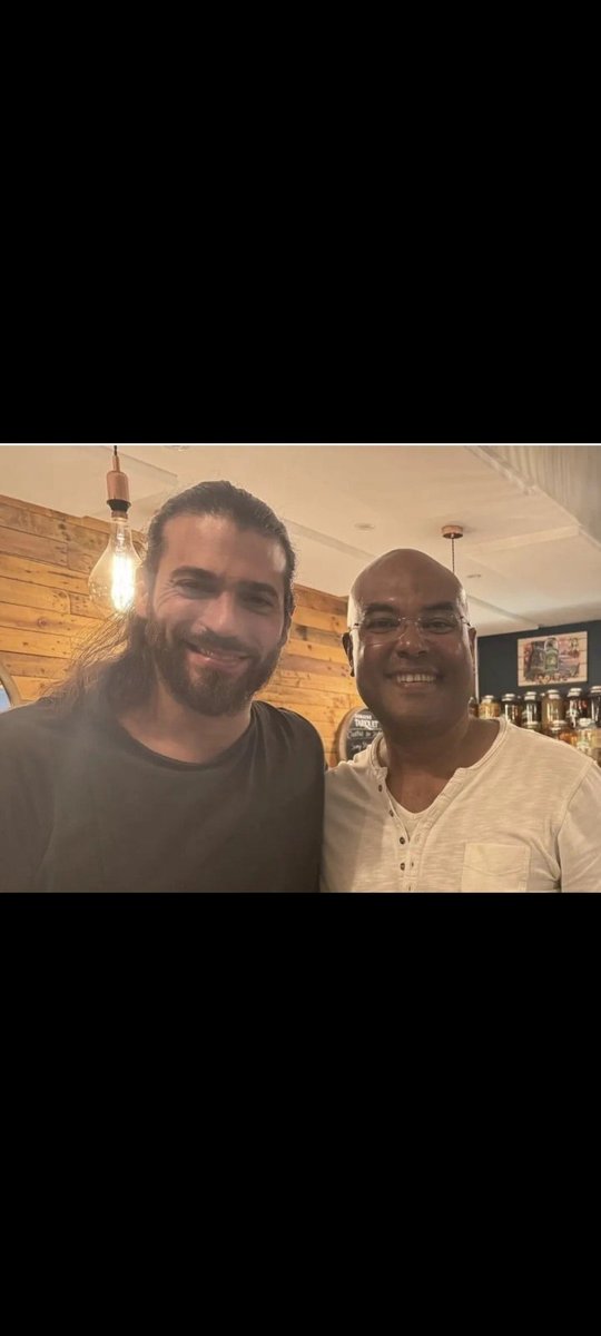 janemarinhocr7's tweet photo. Ah porque ele não se dá bem com o resto do elenco!!!
  Mais uma vez se enganaram redondamente!!✨️
#CanYaman 
#Sandokan https://t.co/AzTjDL9qss