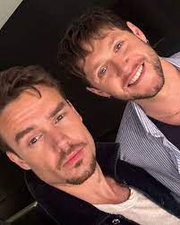 A POUQUISSIMOS DIAS ATRAS EU TAVA SURTANDO COM ESSA FOTO NAO PODE SER REAL