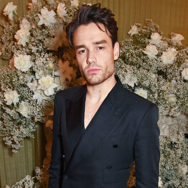 anusmita_m's tweet photo. Childhood me is crying and sobbing idk how to feel about this. Liam Payne (1993-2024) Rest Easy. 💔
#OneDirection #LiamPayne https://t.co/lDWZFEy7Ra