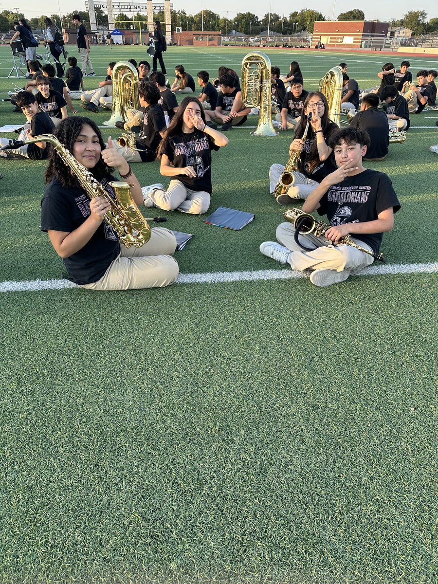 AustinMSBand's tweet photo. Highlights from the Irving Band Festival 
#myirvingisd #igniteirvingisd #amspower #saddleuo @irvingisd @iisdfinearts @IISDFoundation @Austin_Broncos @FineArts_AMS https://t.co/utyUUw1FB8