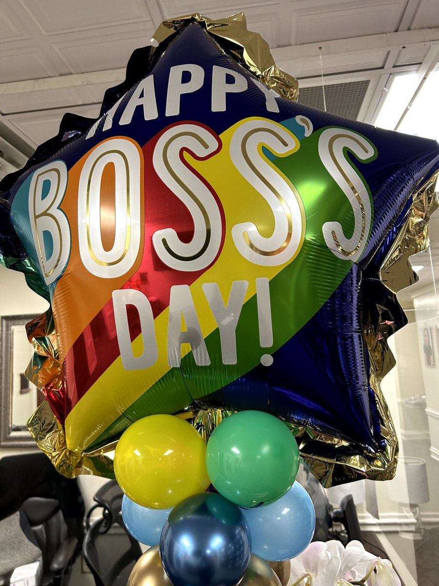 ksimpsonPRpro's tweet photo. Thankful to be celebrated on this Boss's Day by the best team ever! In the middle of one of our busiest days, they took the time to pause and make me feel special😊. I truly appreciate their hard work and thoughtfulness today. Thank you! @Miss_Lias @MartxRoy @atanielian #MsGray https://t.co/mfdwCRiygW