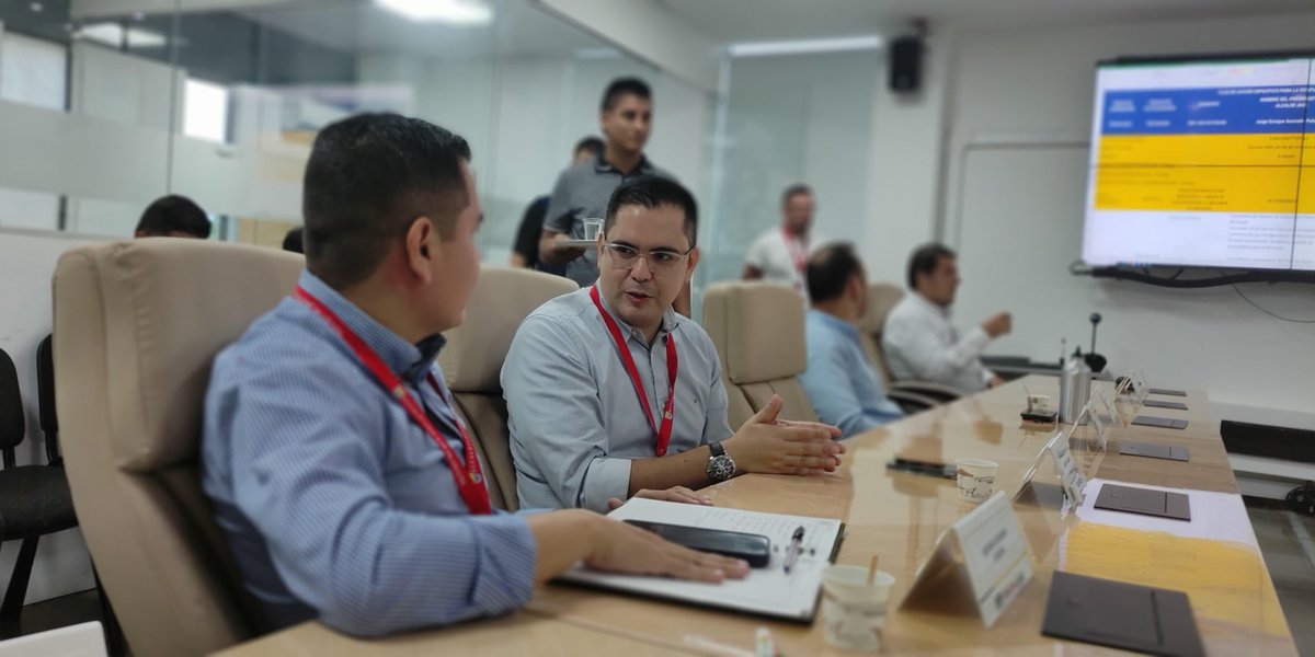 juancbocanegra's tweet photo. Socialización y aprobación del Plan de Acción Específico (PAE) en respuesta a la declaratoria de calamidad pública por el fenómeno de La Niña que hemos adoptado en la región. Este fue expuesto por los funcionarios de la Secretaría para la Gestión del Riesgo de Desastres ante el Consejo Municipal para la Gestión del Riesgo de Desastres.
