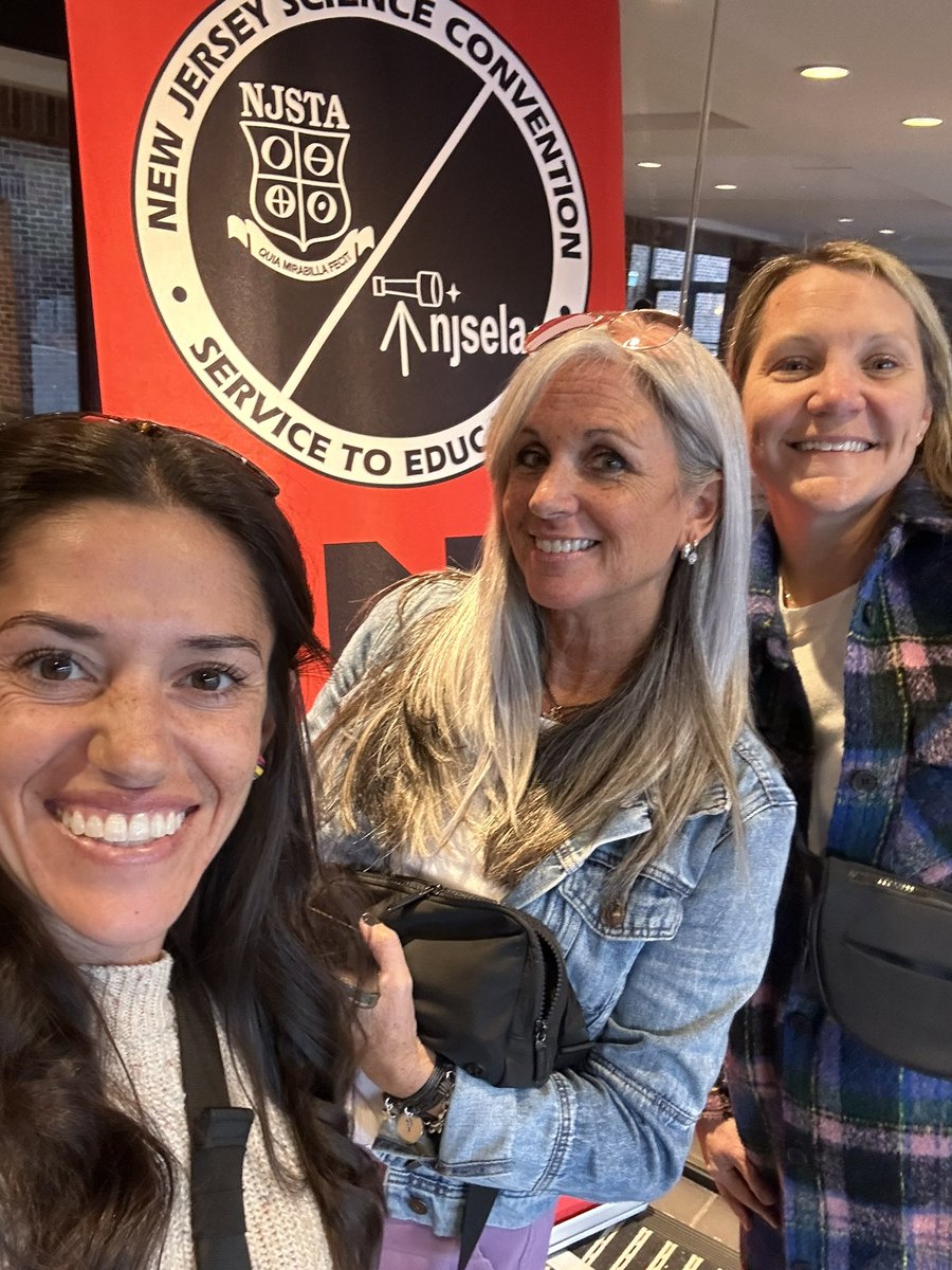 Kelly Newcomb tweet media