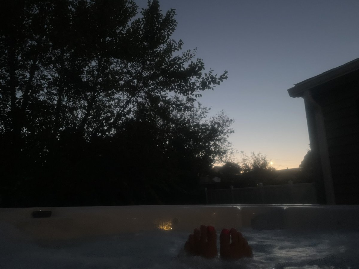 _silvergal's tweet image. Erev Sukkot moon ❤️ #jewishholidays #reflection #gratitude