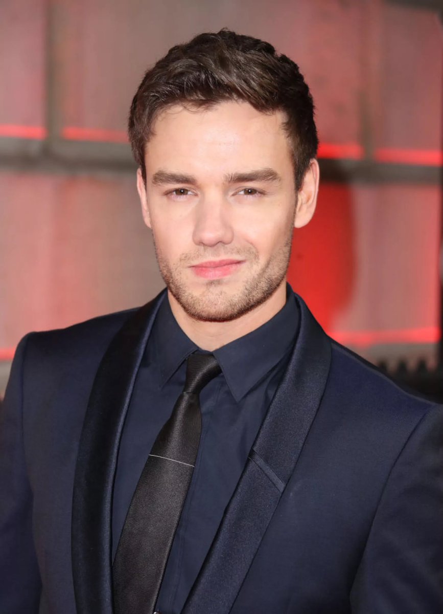 ravaiilimo's tweet photo. Rest in Peace Liam Payne #OneDirection #LiamPayne https://t.co/IZ1pQZ7hgN