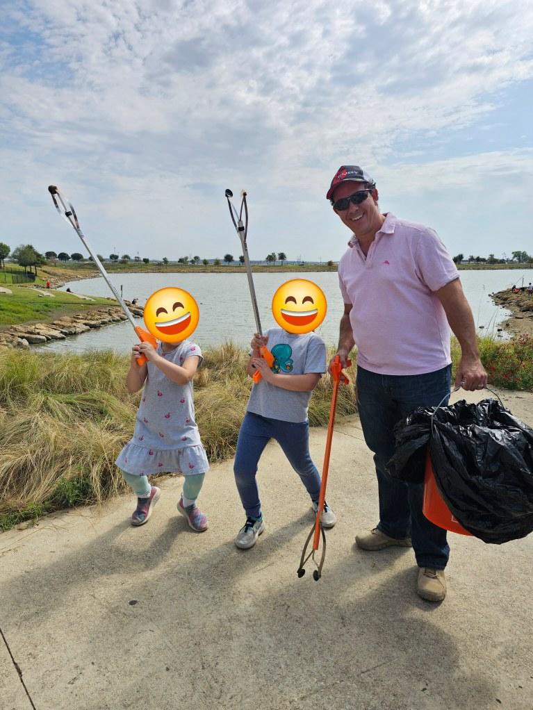 Thank you to the Mori family who contacted KAB to borrow cleanup equipment to "grab litter" all around Harvest!♻️