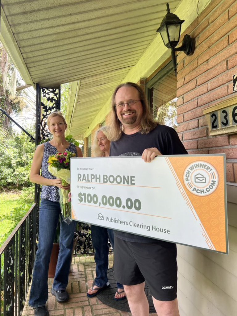 Congratulations to today's #PCHSuperPrize winner, Ralph B. of FL! 🤩🎉🍾🤑💵🌹🙌