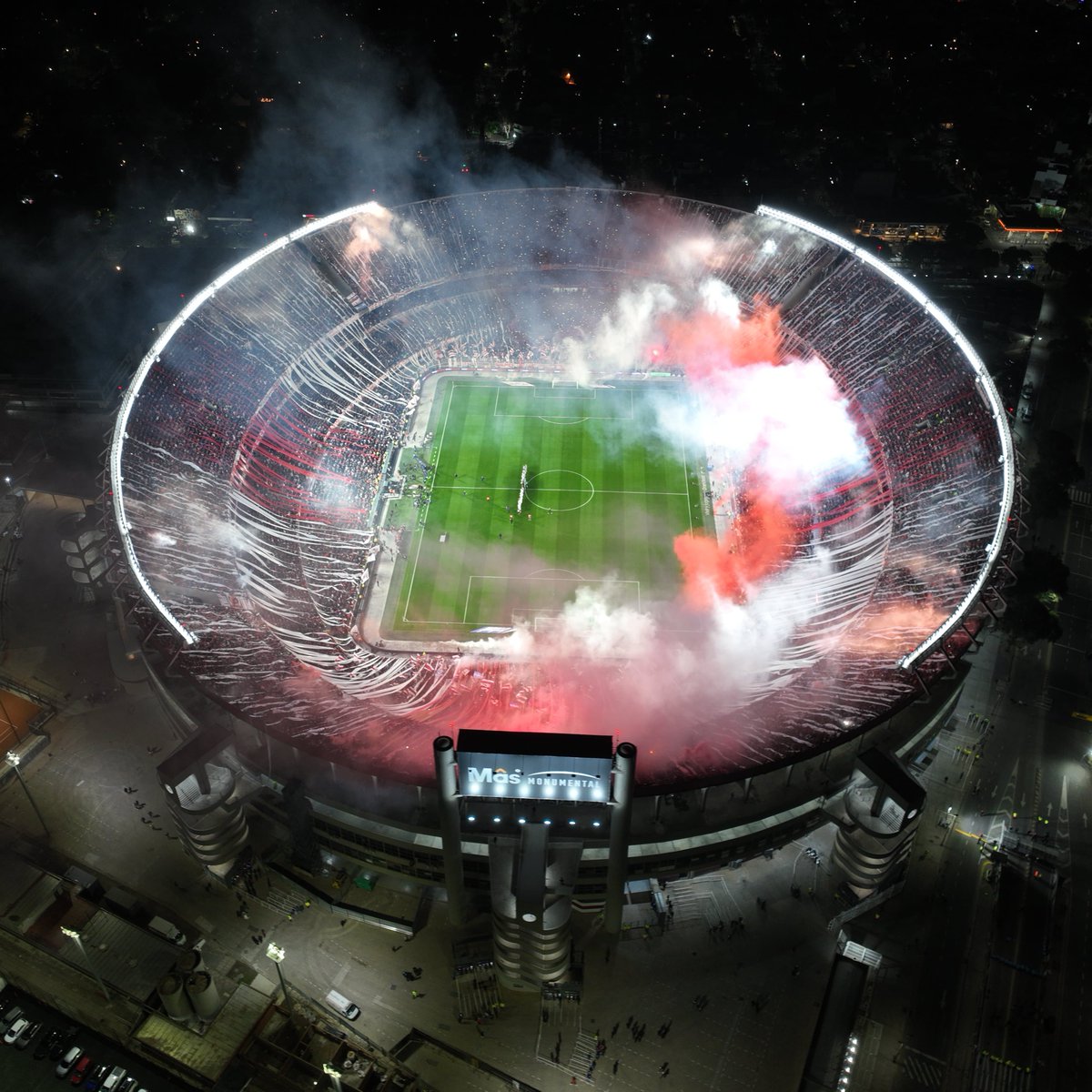 Esta renovación completa de la infraestructura nos posiciona de manera inigualable en el mundo, siendo el Club más convocante del planeta, y nos permite generar nuevos ingresos, con mayor venta de tickets por partido y el alquiler del estadio a los mejores artistas que visitan la