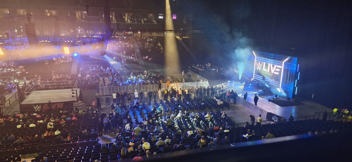 ProjAthena's tweet image. #WWEManchester #WWELive 
Let&apos;s goooo!