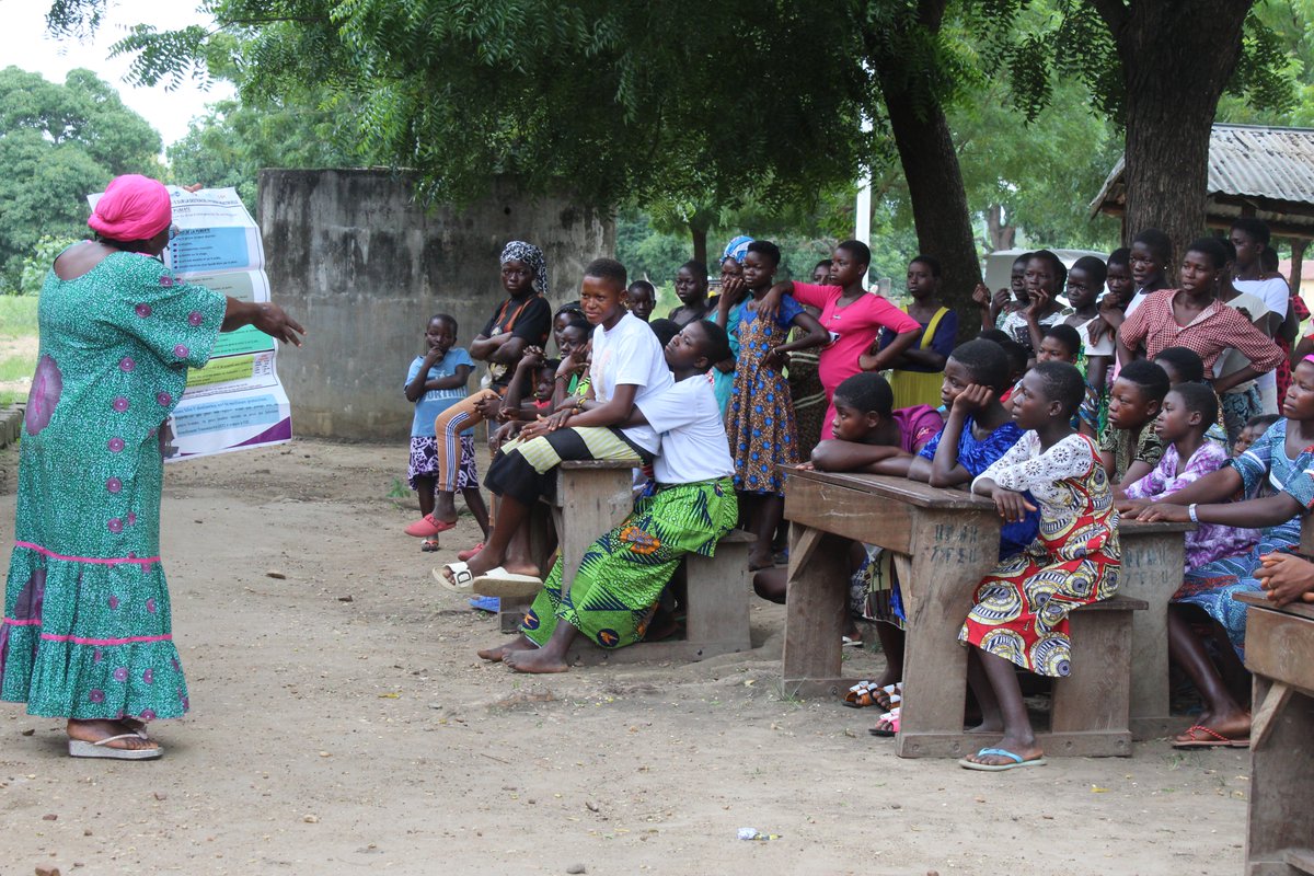 PlanIntTogo's tweet photo. 897 jeunes dont 876 filles et 6 filles handicapées, ont été renforcées sur l'hygiène menstruelle dans 15 villages des Plateaux, précisément dans les préfectures de l'Anié, de l’Ogou, de Haho et du Moyen-Mono avec l'appui du projet WASH IV.
#StandWithGirls #HygièneMenstruelle https://t.co/DvYmpvyr1N