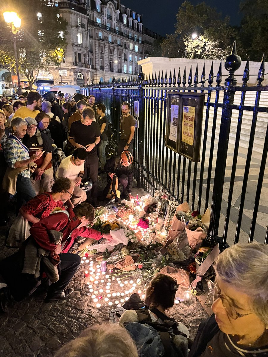 Nous sommes des milliers ce soir à penser à Paul, cycliste de 27 ans tué par la violence routière à #Paris, et à ses proches.

Ç’a aurait pu n’importe lequel d’entre nous. Sachons ramener civisme et respect pour les plus fragiles dans les rues de Paris.