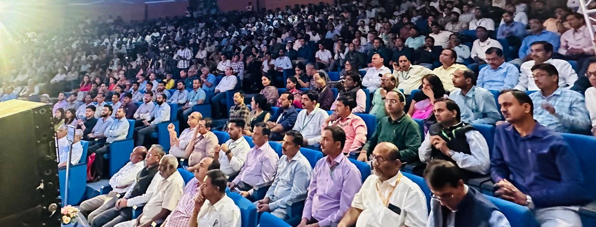SethSanjayMP's tweet image. आज नई दिल्ली में 105th Central Secretariat Service Day पर आयोजित समारोह में शामिल हुआ। कार्यक्रम में प्रमुख रूप से कार्मिक, लोक शिकायत और पेंशन राज्य मंत्री श्री @DrJitendraSingh जी और सांसद श्री @ManojTiwariMP जी की गरिमामय उपस्थिति रही। इस सेवा से जुड़े सभी लोगों को बधाई दिया।
