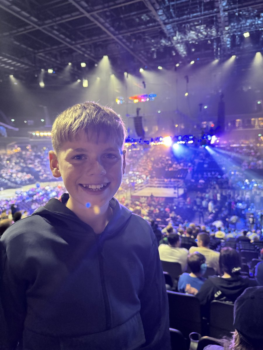 Ryan031083's tweet photo. Birthday at #wwemanchester for this lad https://t.co/qYXWg7iH68