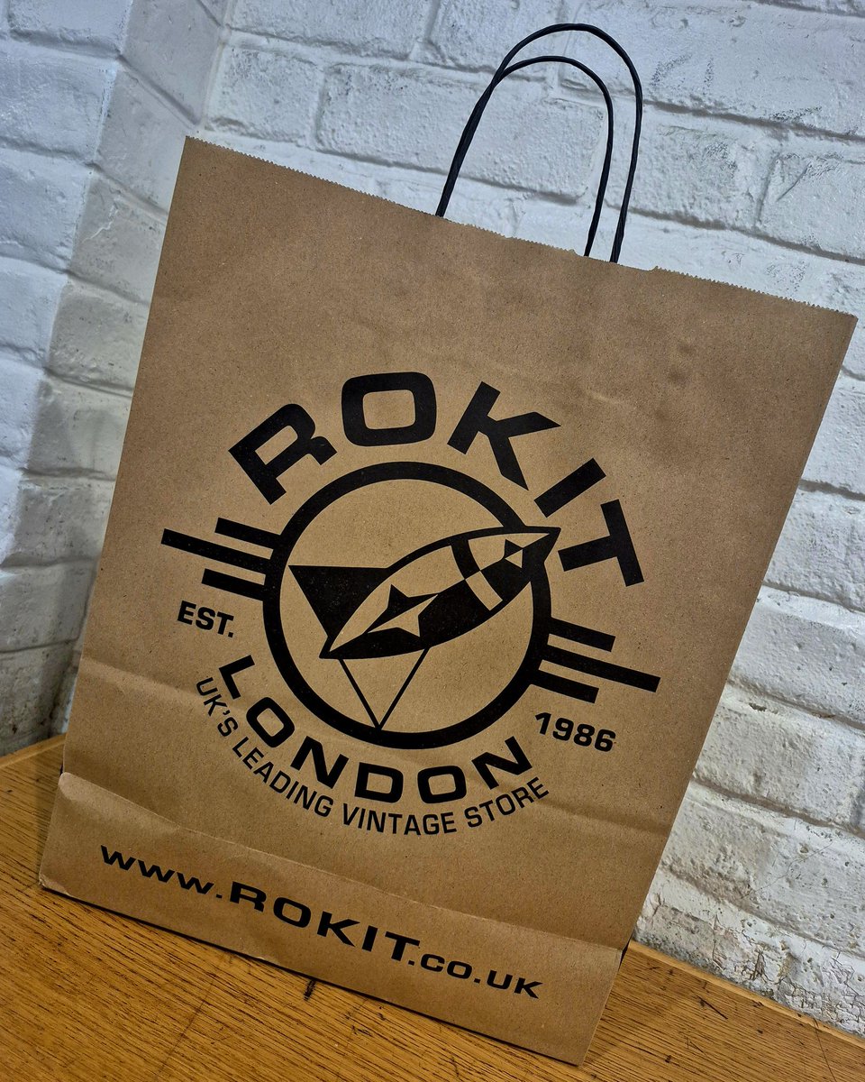 Bit of vintage fashion retail therapy today. The best place to pick up those retro and vintage pieces at great prices

#vintagefashion #sustainablefashion #retro #fashion #vintage