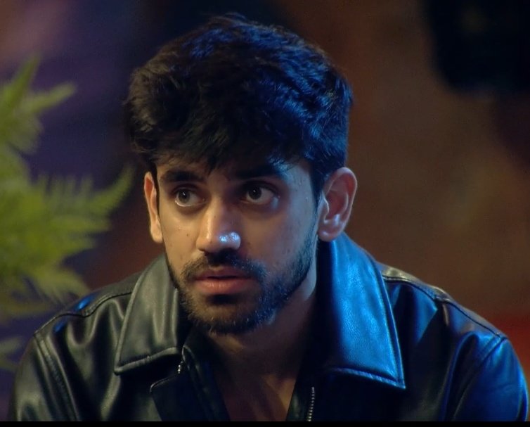 JeetN25's tweet photo. Who was right in today's fight?

Like - Chum Darang ❤️
Retweet - Avinash Mishra🔃

#ChumDarang #AvinashMishra #Biggboss18 https://t.co/oLG47LhXSl