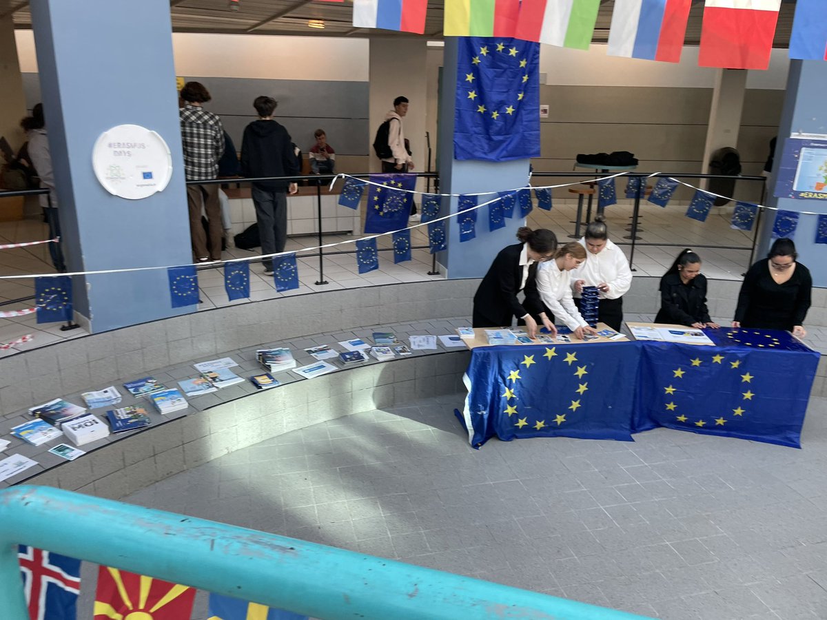 KaderMedjbeur's tweet photo. Alyssia, Amy, Celia, Haya , Sila, Élèves de CAP EPC ont préparé le stand des ERASMUSDAYS qui se dérouleront au LPO Portes de l’Oisans à Vizille, ce jeudi 17 octobre à partir de 9h. #erasmusdays2024 #drareic #academiedegrenoble #capepec #lpopirtesdeloisans #vizille https://t.co/7iccKt0weL
