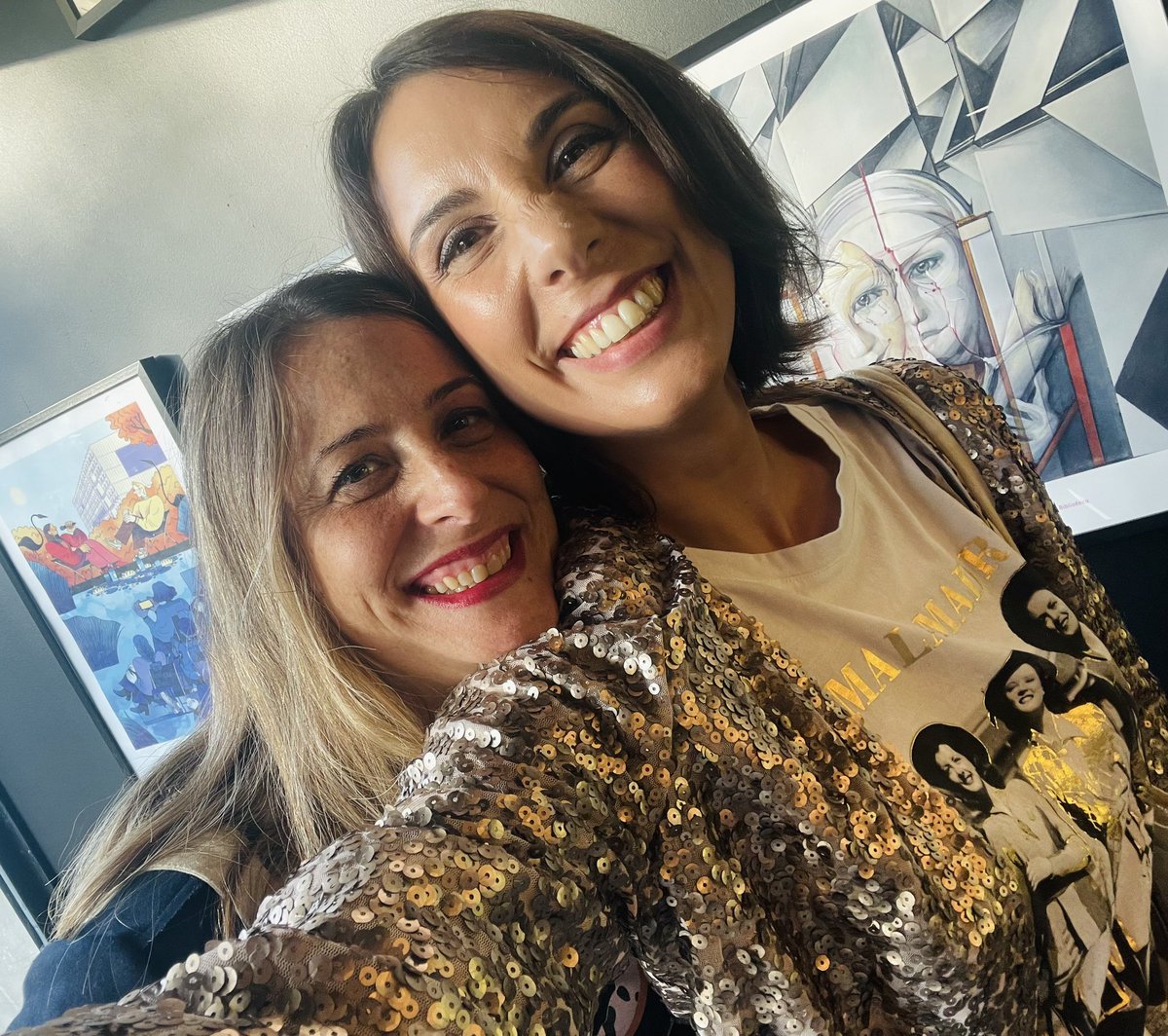 PilarMorGar's tweet photo. 🟣“No hemos elegido, nos han obligado a renunciar” 🎙️ @LauraBaenaFdez de @malasmadres 

💛“Queremos un pacto de estado por la #conciliación”

🖤“La voz de las madres tiene que cambiar el mundo y la realidad social” 

En #MalasMadresOnTour siempre con @BegoaCalvo5 #YoNoRenuncio https://t.co/JUMeFncofj