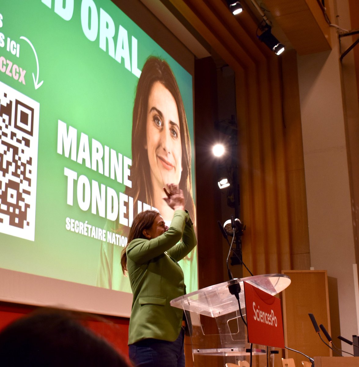 ParlementScPo's tweet photo. Ce soir, nous recevons en partenariat avec @ecolos_scpo @sciencespotv et @sciencespoenv, @marinetondelier, secrétaire nationale des Écologistes ! Elle évoque avec nous son parcours, et l’actualité politique et parlementaire 🏛️! https://t.co/wth7hkygJK