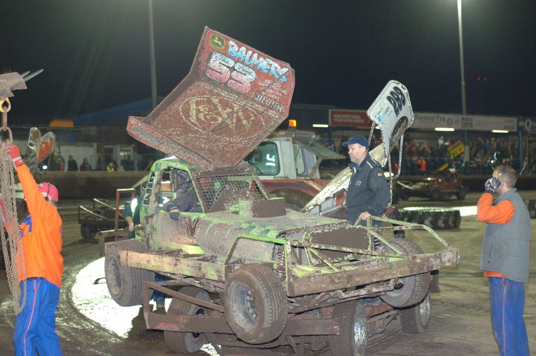 trackstaruk's tweet photo. 53 John Lund is one of the latest drivers to add himself to the booking list, which now features a brilliant 50 F1 Stock Cars this Saturday.
The former 8 time World Champion might be an infrequent visitor to King’s Lynn these days, but we do enjoy it when he does join us. He will be hoping for a better visit than the October outing 10 years ago where he found himself perfecting a balancing act. Then in October 2018 after a nearly two year hiatus and made a very welcome, popular return to the track.
We wish him well for Saturday.
Saturday 19 October, 5pm - F1 Stock Cars NPC Round & 2025 WQR & F2 Stock Car Porterhouse Building and Fire Solutions Ltd World of Shale Championship
Full event details online now.
Advance spectator tickets available online, kids 11 and under go free when booked. https://t.co/gu2KUT33it
📸 Colin Casserley