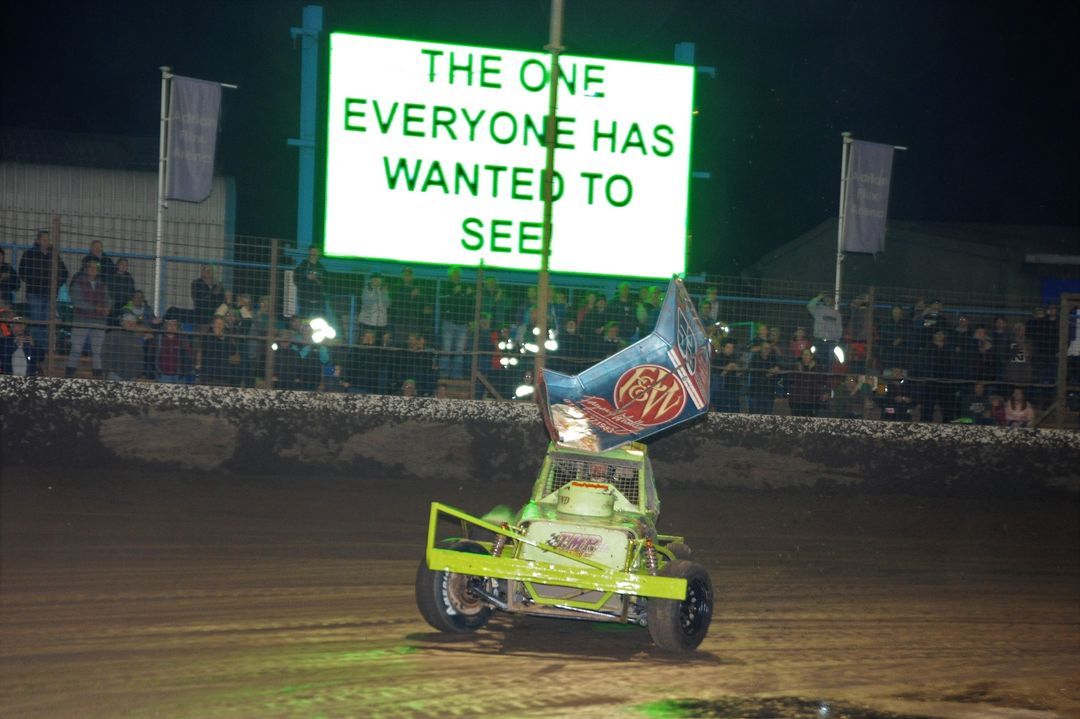 trackstaruk's tweet photo. 53 John Lund is one of the latest drivers to add himself to the booking list, which now features a brilliant 50 F1 Stock Cars this Saturday.
The former 8 time World Champion might be an infrequent visitor to King’s Lynn these days, but we do enjoy it when he does join us. He will be hoping for a better visit than the October outing 10 years ago where he found himself perfecting a balancing act. Then in October 2018 after a nearly two year hiatus and made a very welcome, popular return to the track.
We wish him well for Saturday.
Saturday 19 October, 5pm - F1 Stock Cars NPC Round & 2025 WQR & F2 Stock Car Porterhouse Building and Fire Solutions Ltd World of Shale Championship
Full event details online now.
Advance spectator tickets available online, kids 11 and under go free when booked. https://t.co/gu2KUT33it
📸 Colin Casserley