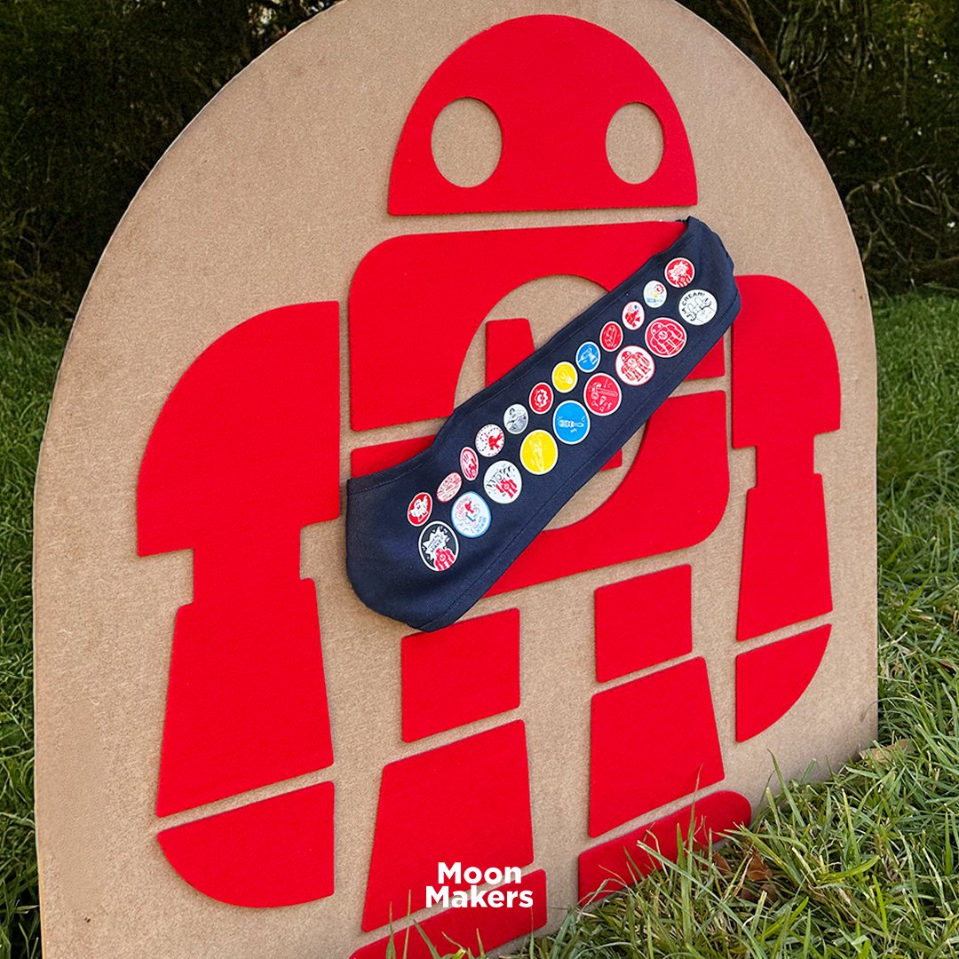 MoonMakers's tweet image. ¡La creatividad se desató este fin de semana en la @makerfairecdmx ! 🎉 Colocamos Maker Badges y hasta Makey se unió con su banda estilo boy scout. 🛠️✨ #MakerMovement #maker #makersmovement #makersgonnamake @makerfaire @hacedorescom @lanavems