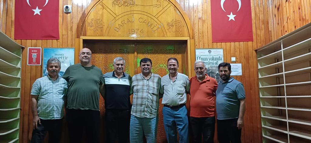 iHSANiDER's tweet photo. İMAM HATİPLİ OLMAKTAN GURUR DUYUYORUZ... 

İmam Hatipliler haftası münasebetiyle #İHSANİDER Başkanı Baysal Hocamızın nezdinde, Hüseyin ÖZAYDIN hocamızın eşliğinde Kur'an tilaveti okunup İmam Hatip nesline dua edilmiştir... 

#İHSANİDER Başkanı

Baysal MELEKOĞLU https://t.co/pBQHSRlOiV
