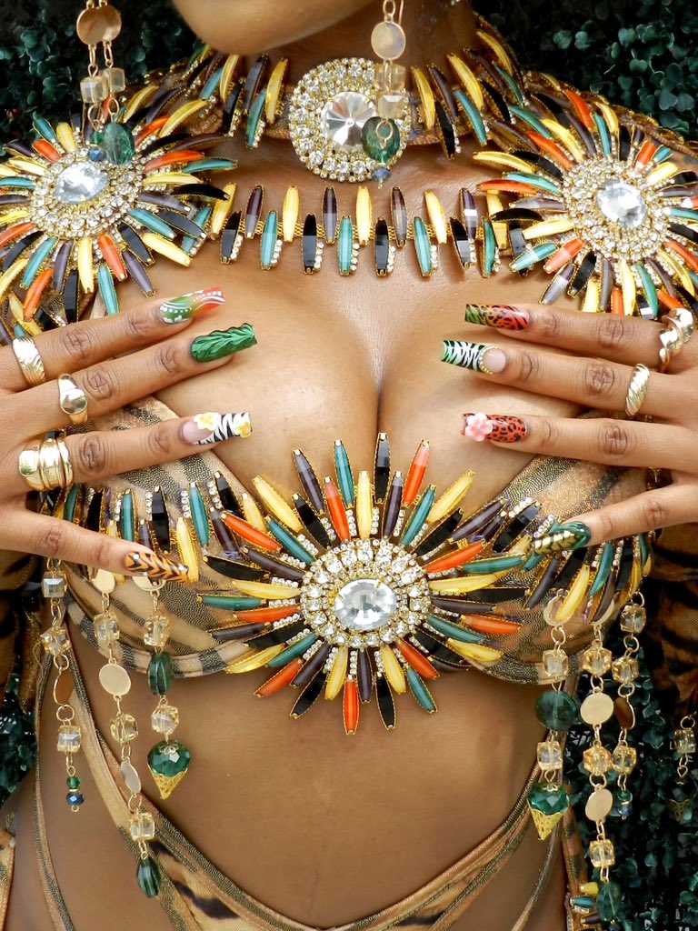 cherXBB's tweet photo. 💚Caribbean Beauty, Caribbean Cutie💛 #MiamiCarnival #GenXCarnival https://t.co/BowfTD5i4w