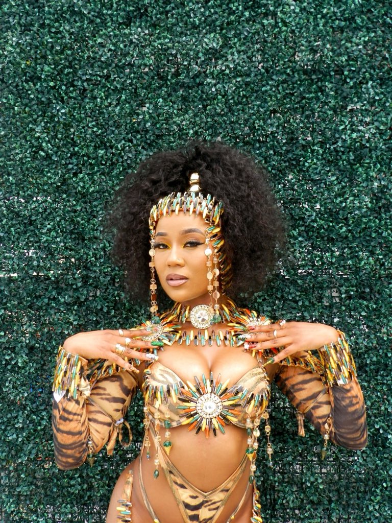cherXBB's tweet photo. 💚Caribbean Beauty, Caribbean Cutie💛 #MiamiCarnival #GenXCarnival https://t.co/BowfTD5i4w